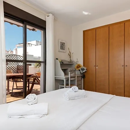 Small Oasis Sea View Apartment